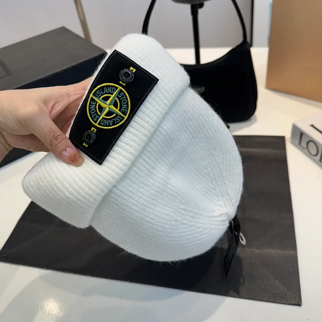 P60 Trendy brand Stone Island STONE classic popular cashmere wool knitted hat New autumn and winter cashmere woolen hat, men and women cold hat, Little Red Riding Hood popular style